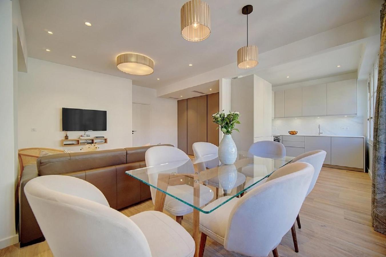 Magnifique 3 Pieces Renove Cannes Centre 'Banane' Avec Veranda ! A2B88 외부 사진