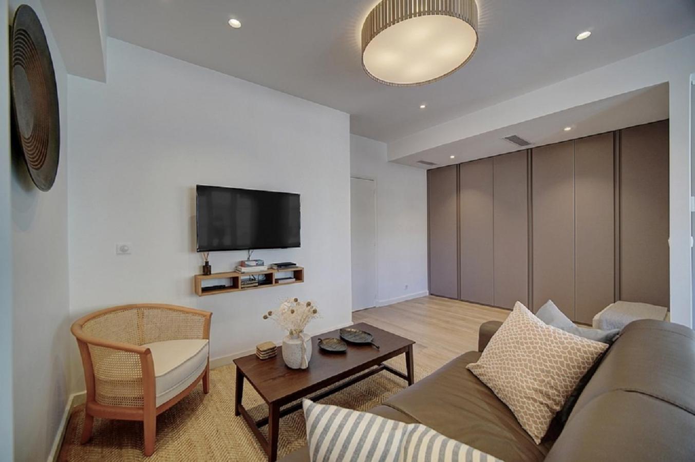 Magnifique 3 Pieces Renove Cannes Centre 'Banane' Avec Veranda ! A2B88 외부 사진
