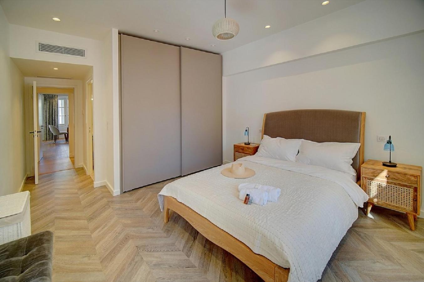Magnifique 3 Pieces Renove Cannes Centre 'Banane' Avec Veranda ! A2B88 외부 사진